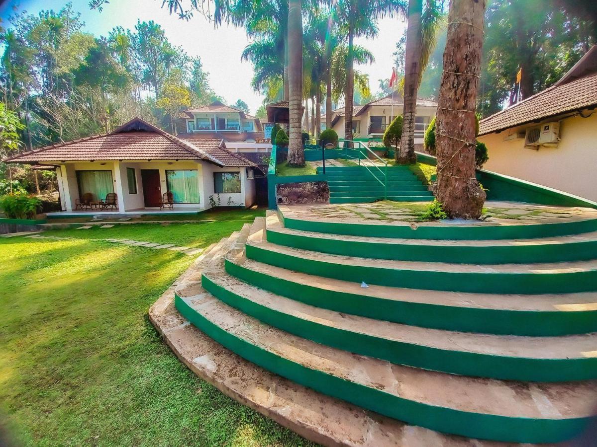The Wave Lakeview Resort & Spa Wayanad Luaran gambar